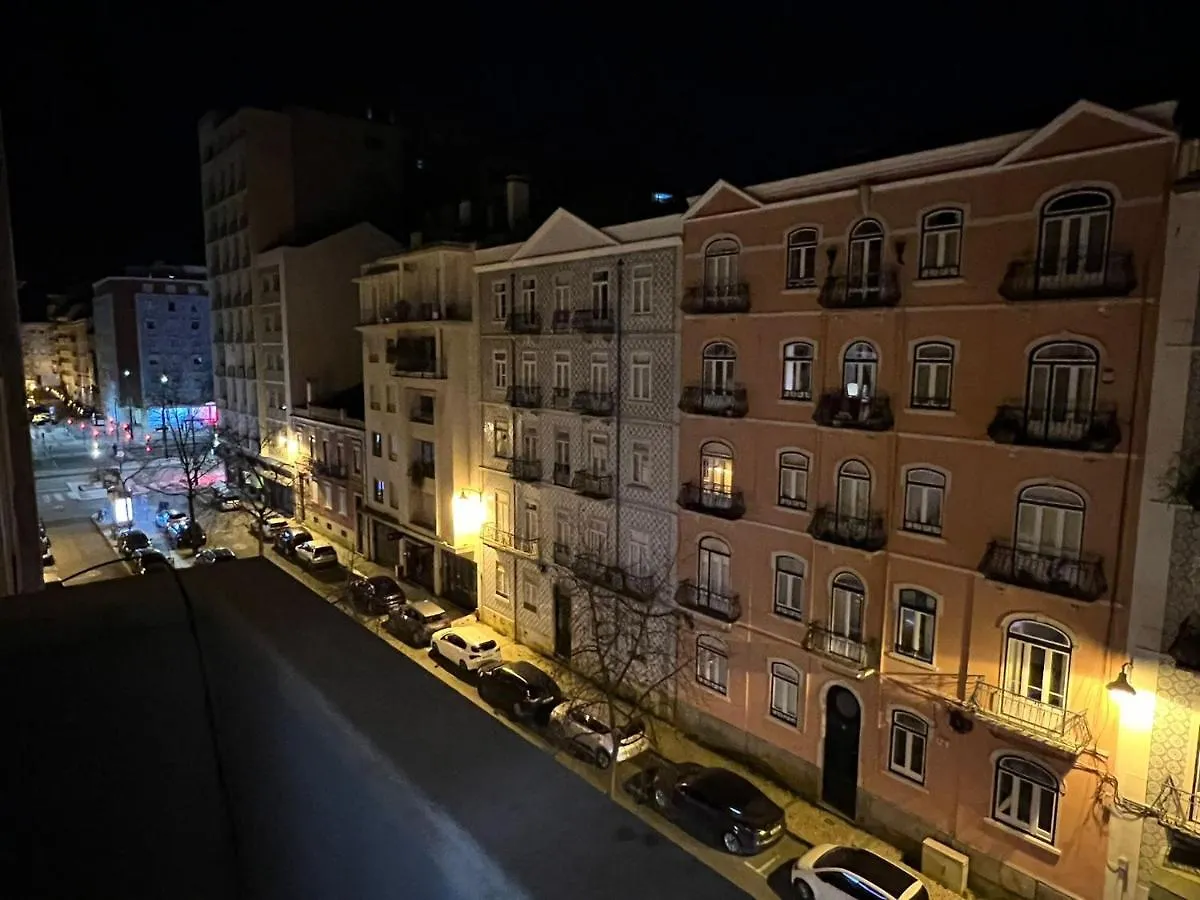 Solo Habitacion Grande Con Balcon Lisboa Portugália