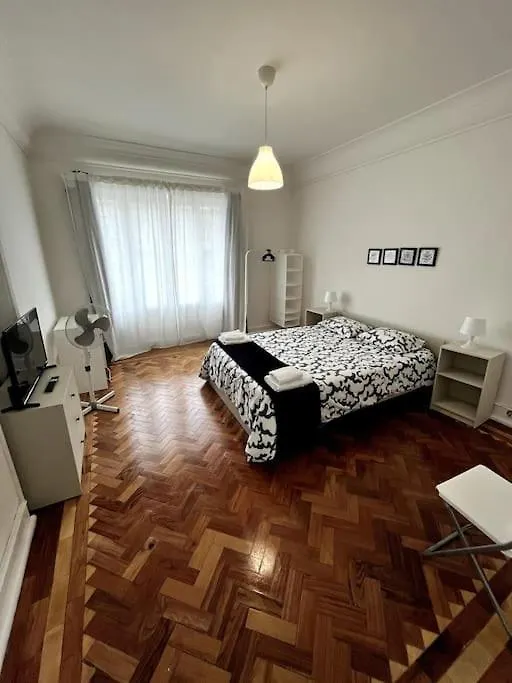 Solo Habitacion Grande Con Balcon Лиссабон